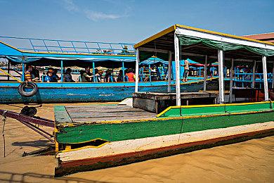 2D动作冒险游戏《寻找爱丽丝》 现已在Steam发售